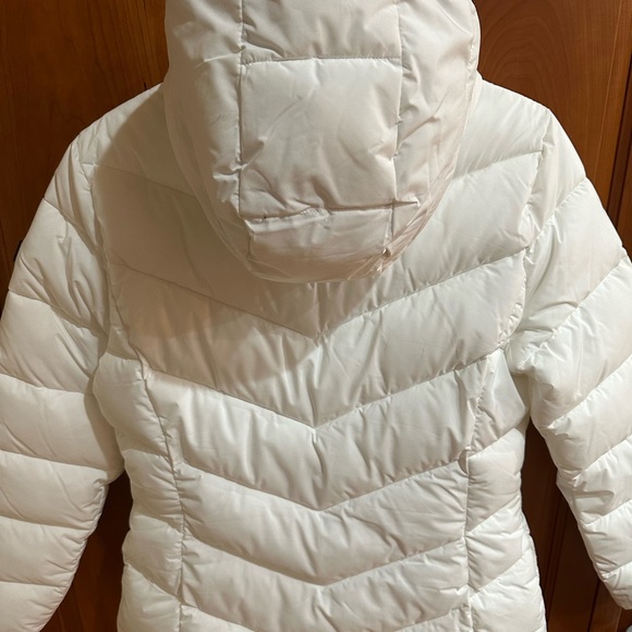 NWOT’s Calvin Klein Winter Coat, size small. - Picture 3 of 6
